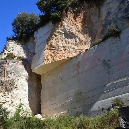 Appartamento Vrkljan Pola